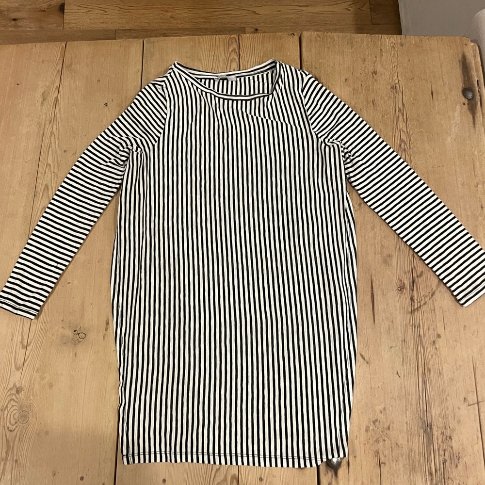 Zara Trafaluc Black and White Striped high slit top